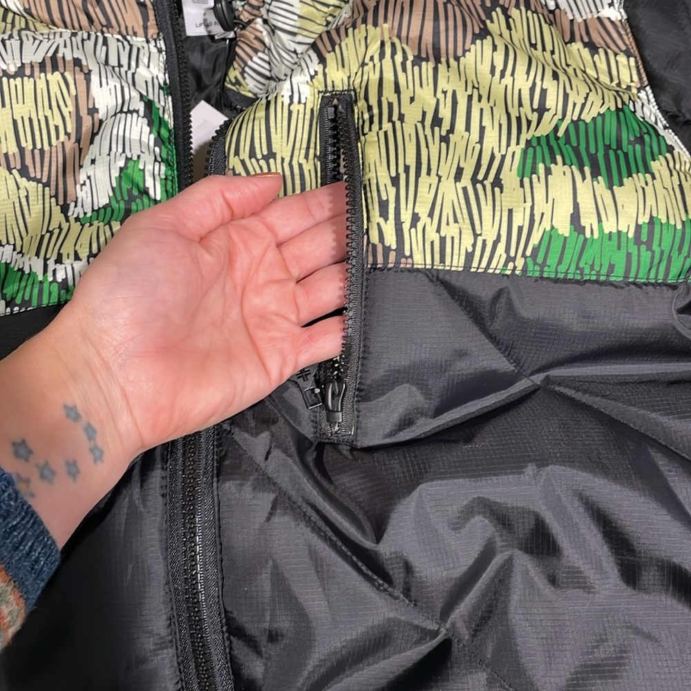 Brand new with tags LRG lightly insulated puffy jacket. Multiple sizes available - Picture 7 of 7